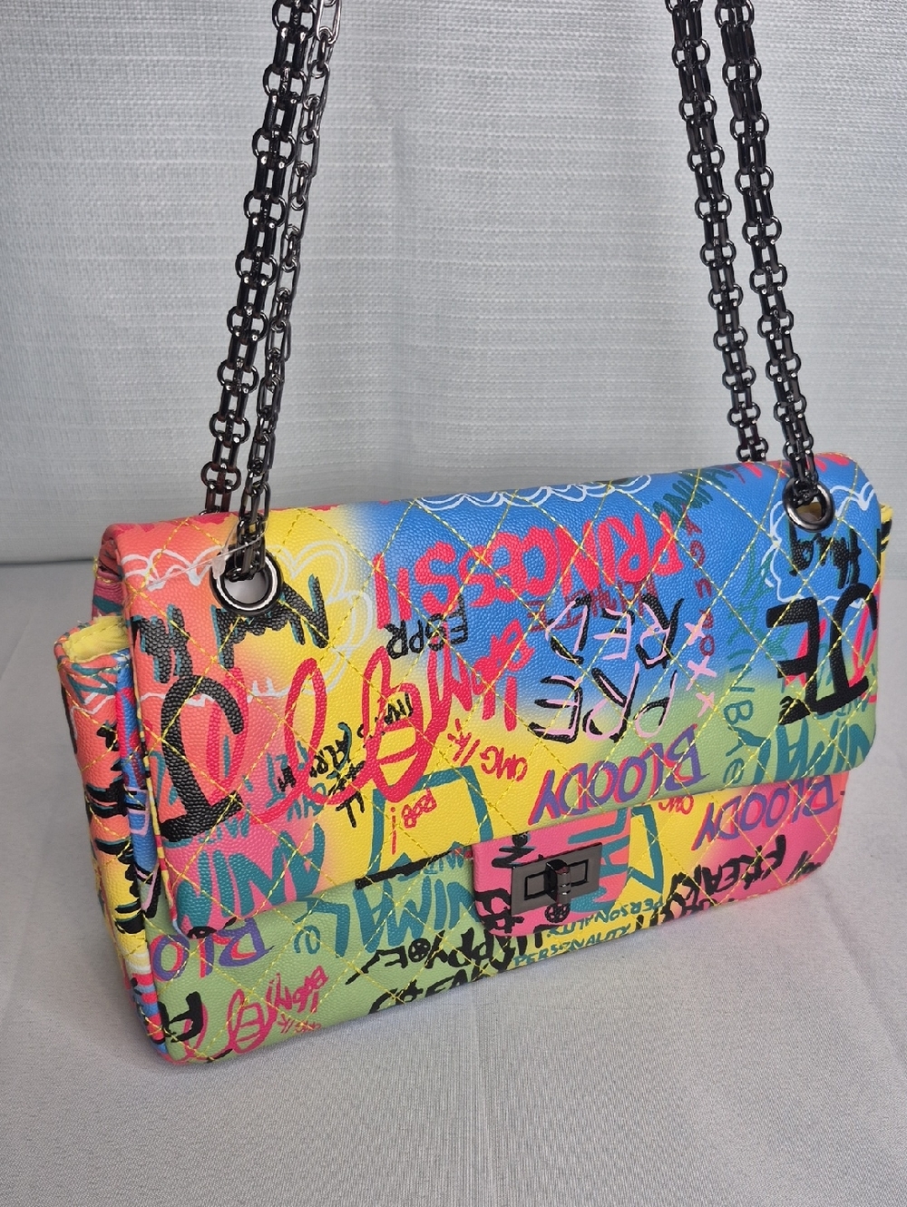 Graffiti Print Chain Shoulder Bag - Multicolor - Picture 3 of 12